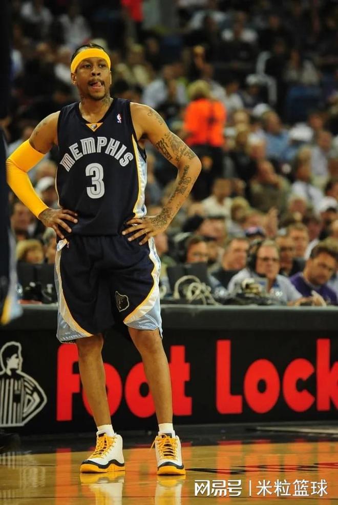 卡拉格向萨拉赫致歉：若惹你不高兴了我道歉，但你也得守规矩（卡拉格向萨拉赫道歉：若让你不快我致歉，但纪律也要遵守）