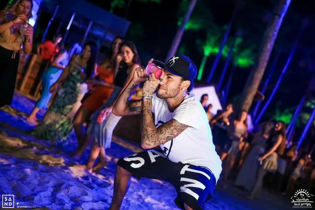 巴黎圣日耳曼姆巴佩帽子戏法（巴黎圣日耳曼：姆巴佩上演帽子戏法）