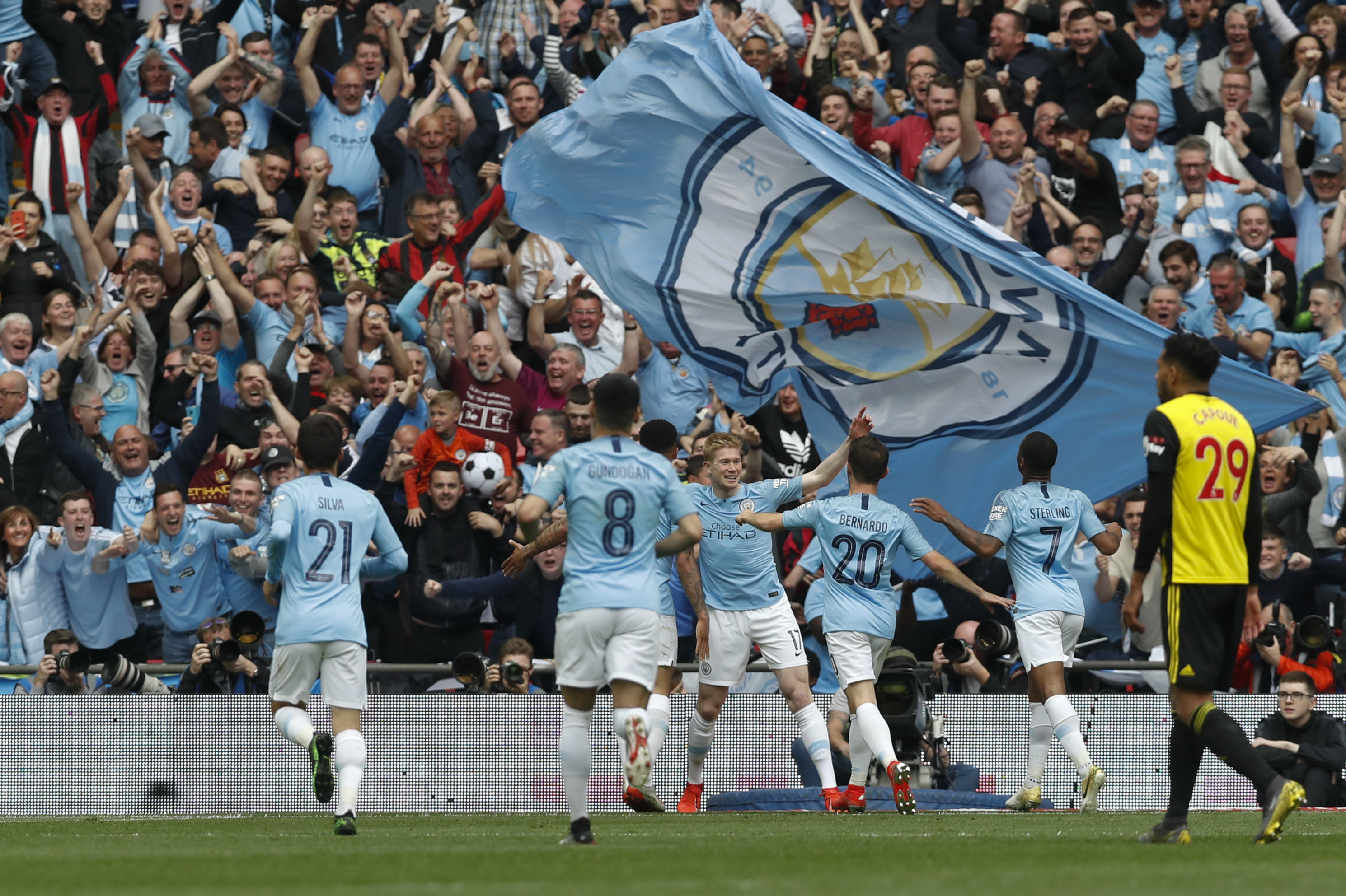 开场2分钟闪击，科斯蒂奇当选克雷莫内塞vs尤文全场最佳（120秒闪击破门，科斯蒂奇当选克雷莫内塞对尤文全场最佳）