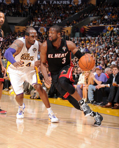 杜锋官方认证！19岁新星获期许 他能成广东下一个传奇？（杜锋亲口认可！19岁新星获厚望，他会是广东的下一位传奇吗？）