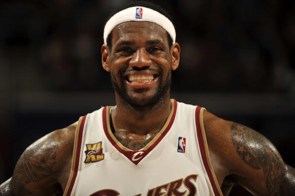 天空：维萨未随布伦特福德前往客场参加比赛，他仍渴望离队（天空：维萨缺席布伦特福德客场之旅，仍有离队意愿）